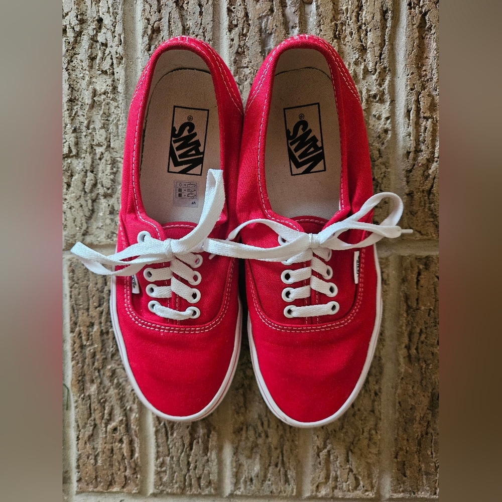 Vans UA Authentic Red (Unisex - Size 7 Men; 8.5 Women)